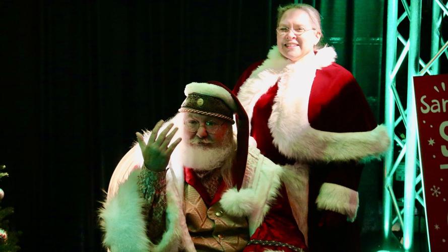Gresham finds the spirit of Christmas with tree lighting Lifestyle