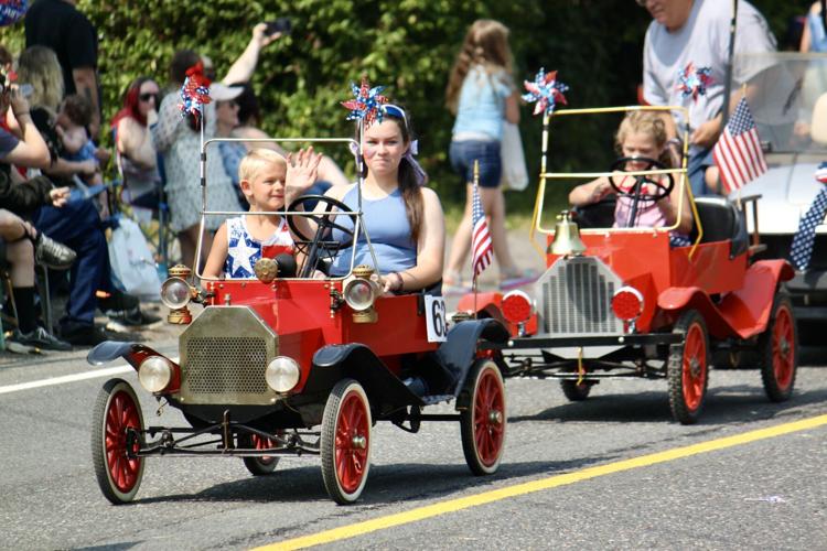 Photos Corbett parade rings in Independence Day Lifestyle