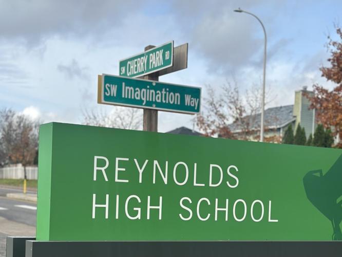 Memorial at Reynolds High School mourns Troutdale Family | News ...