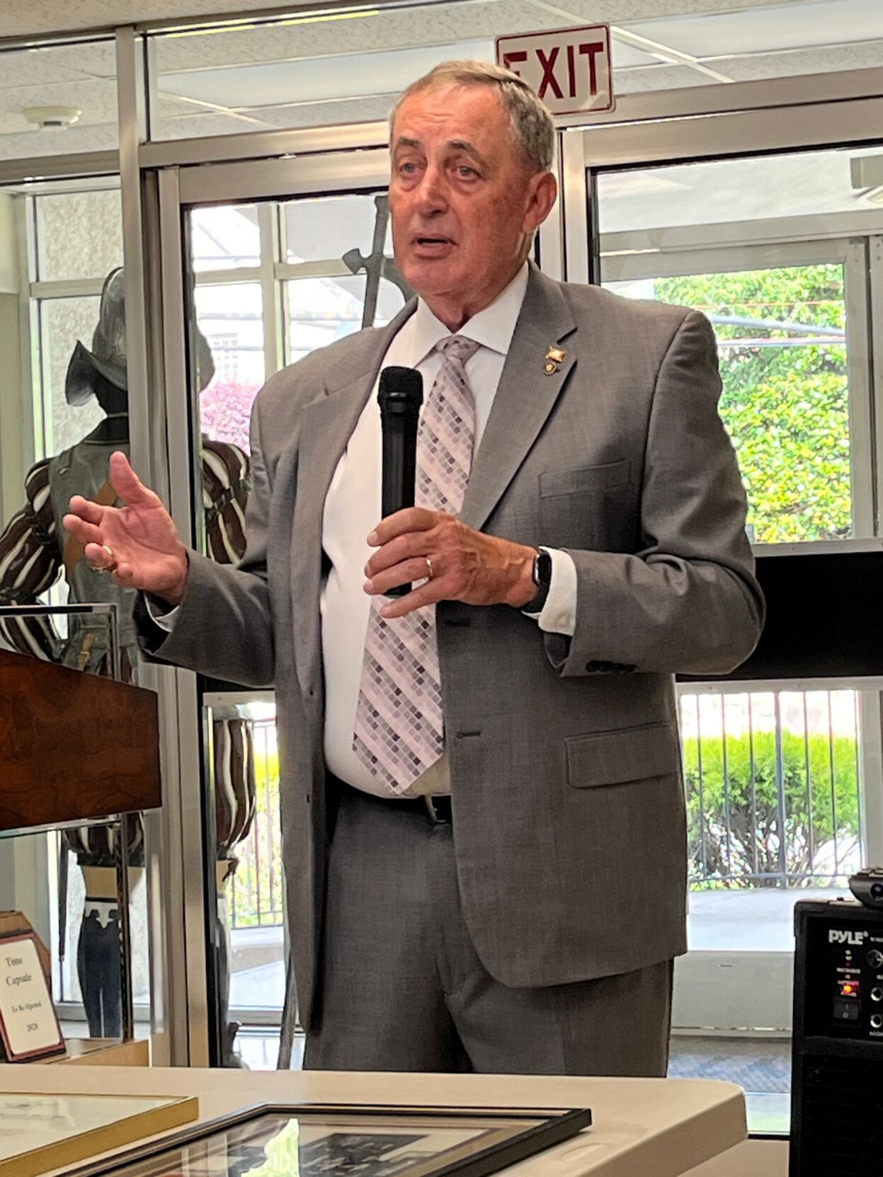 Quietly unforgettable: Morganton native recounts adventures as part of Reagan White House team