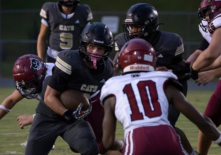 260829-sports-hsfootballstandalones-p4