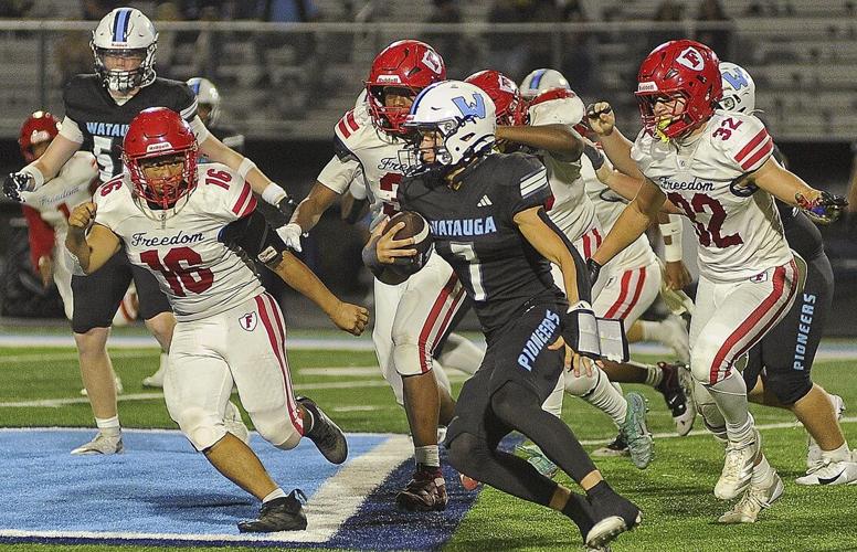 261010-sports-hsfootballstandalones-p3