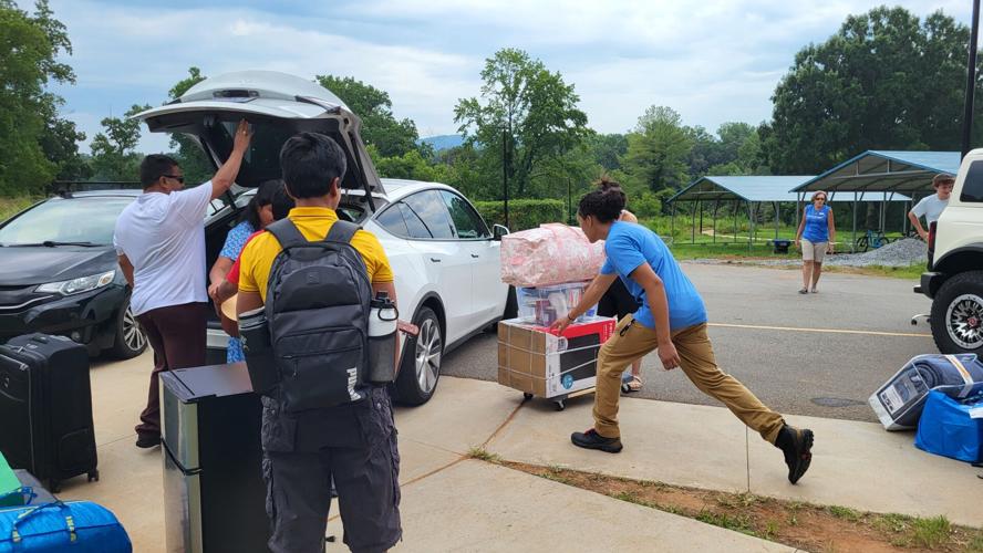 Families help their kids move into NCSSM dorms with help from senior students