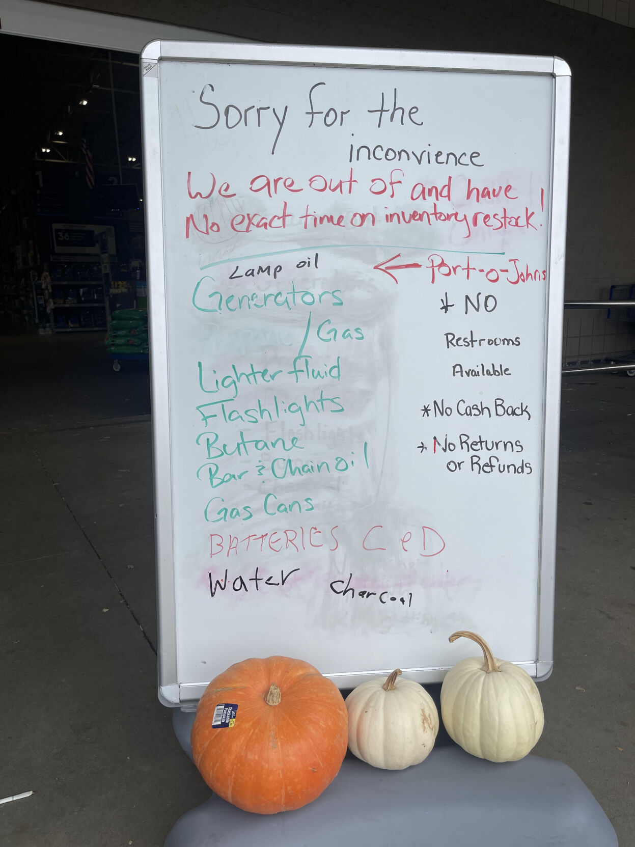 Lowe's sign