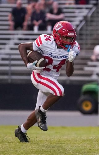 260829-sports-hsfootballstandalones-p1