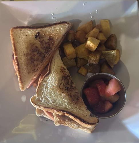 bologna sandwich.jpeg