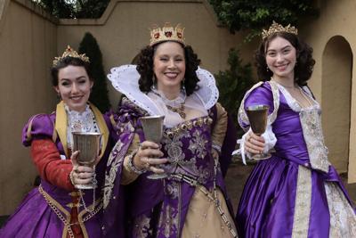 queen+and+princesses+2.jpg