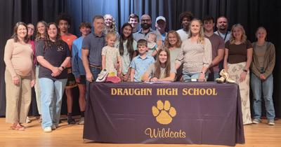 260516-sports-dra-track-signing-p1