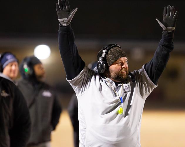 260704-sports-eb-fb-coach-p1