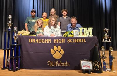 260404-sports-draughn-cheer-signing-p1