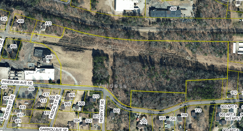 800 Pineburr Ave. SE