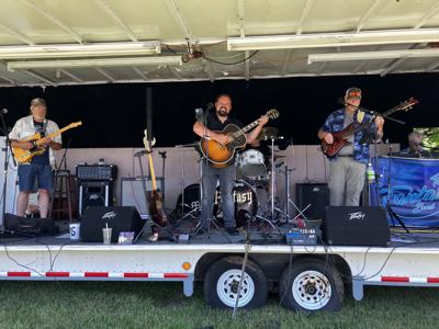 R.C. mobile stage