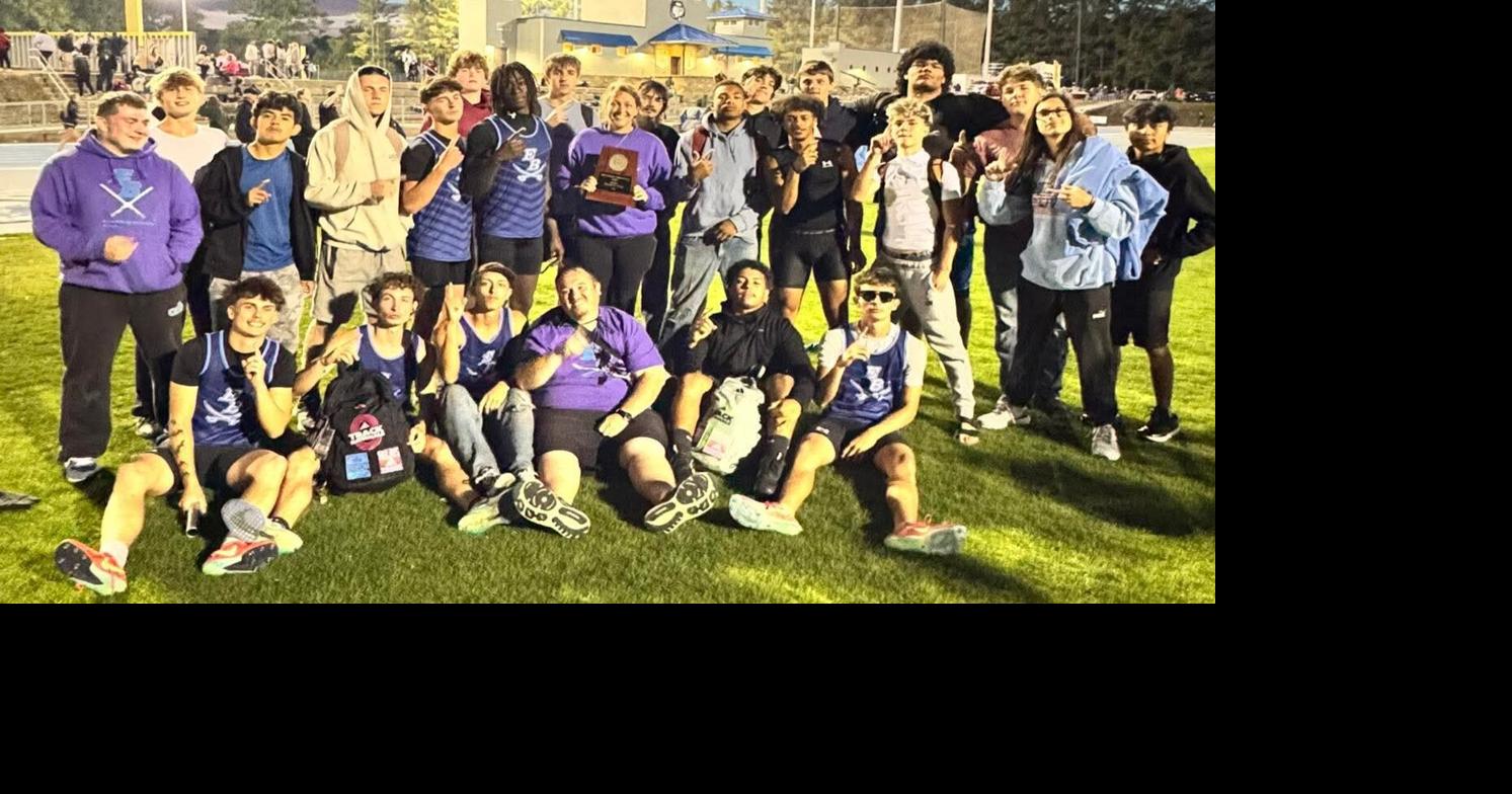 EB boys track wins 4A West Regional