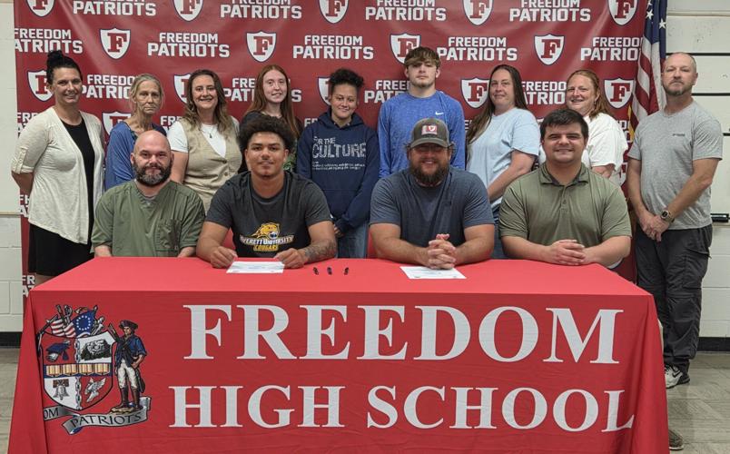 260425-sports-free-fball-signing-p2