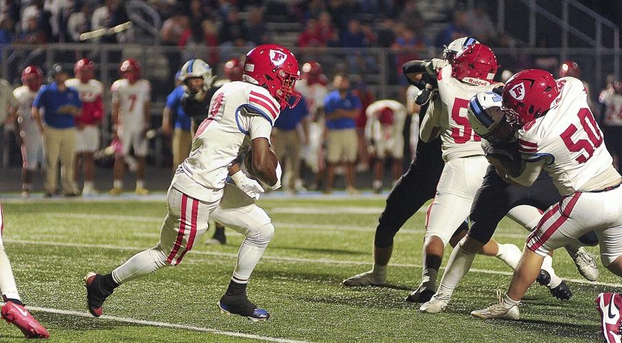 261010-sports-hsfootballstandalones-p1