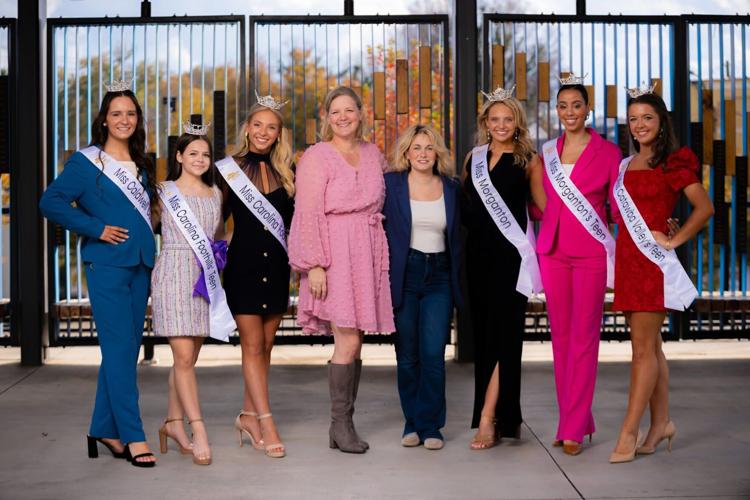 Title holders with directors.JPG
