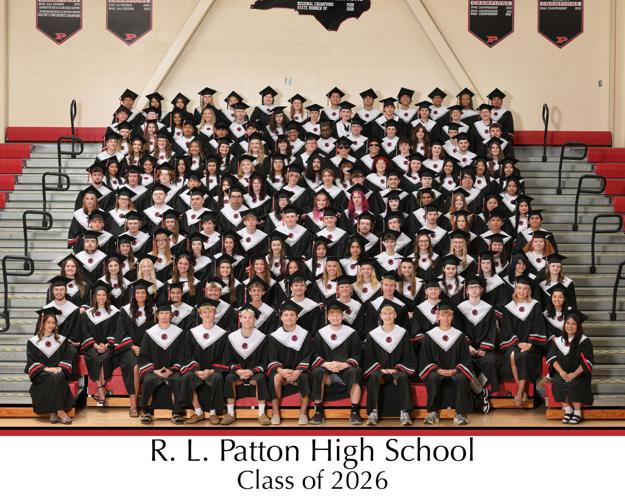 phs grad group 2026_9185.jpg