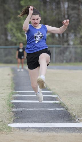 250329-sports-ms-track-sap-3