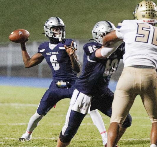 261024-sports-hsfootballstandalones-p2