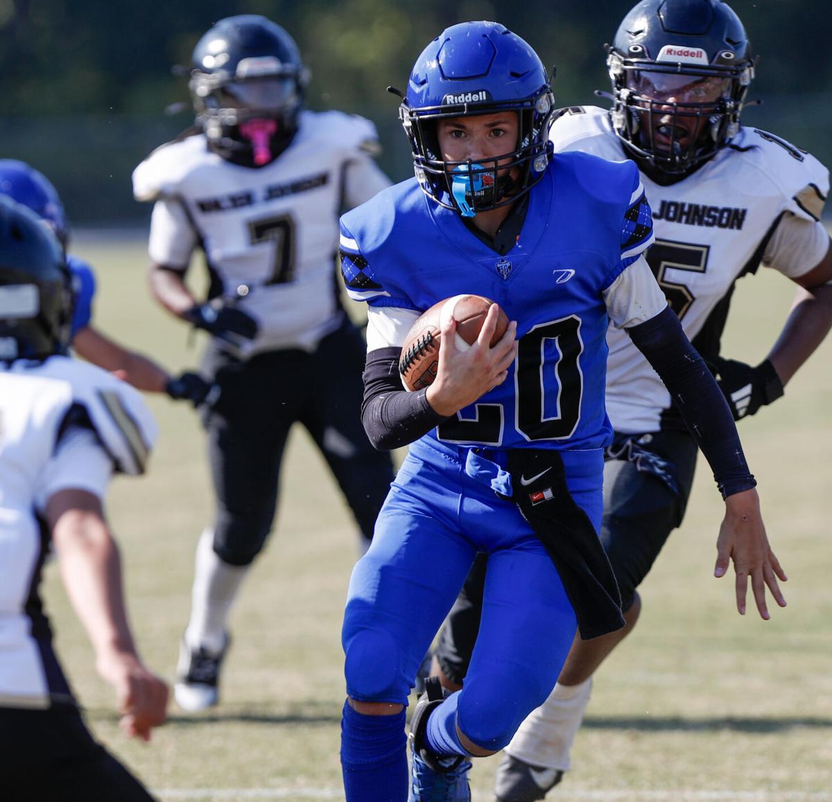 Raiders top Yellow Jackets on gridiron to open FAC play | Sports | The Paper Raiders top Yellow Jackets on gridiron to open FAC play | Sports | The Paper