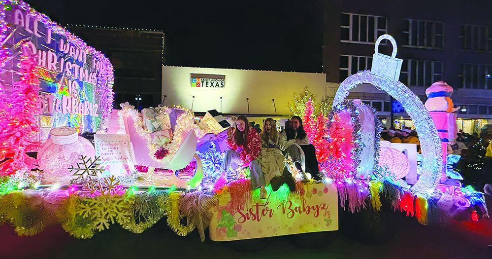 Free: Ringing in the Christmas season: Paris Christmas parade lights up Downtown in annual celebration | Free