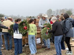Local DAR Chapter brings Wreaths Across America to Evergreen Cemetery