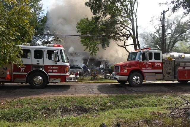 Community Scene | Detroit House fire | News | theparisnews.com