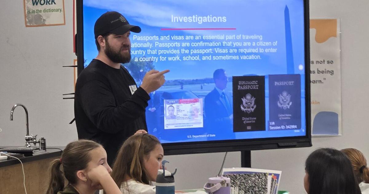 Crockett Intermediate students learn about global security and international travel from federal agent | News Crockett Intermediate students learn about global security and international travel from federal agent | News