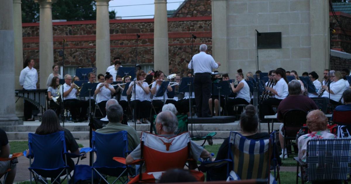 Friday night’s Music in Paris at Bywaters Park