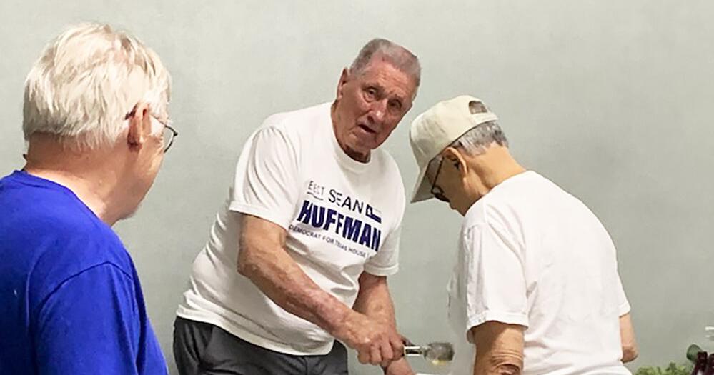 Democratic candidates meet with public at ice cream social event Friday night in Paris