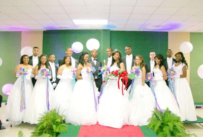 Paris Debs award college scholarships | News | theparisnews.com