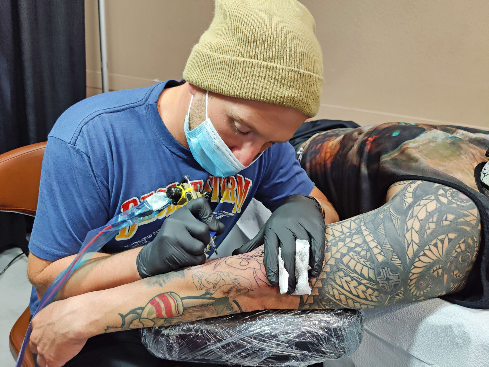 Work as a tattoo artist and make 100 and hour in Seneca