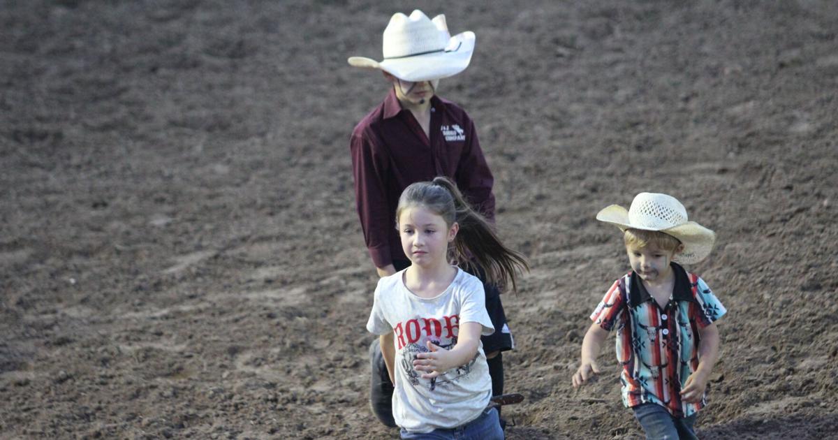 Cooper Rodeo 38 | | theparisnews.com