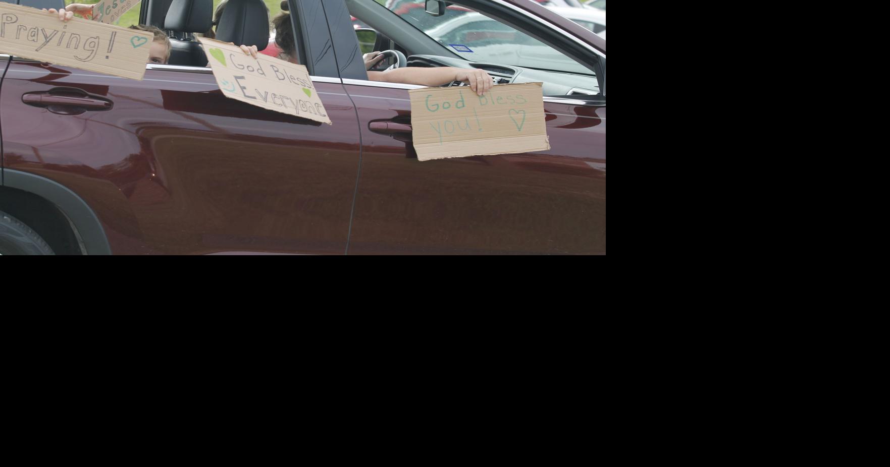 Clarksville nursing home parade4029.JPG