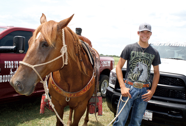 Reed wins truck in roping competition | News | theparisnews.com