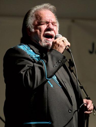 Hometown country star honored | Front Page | theparisnews.com