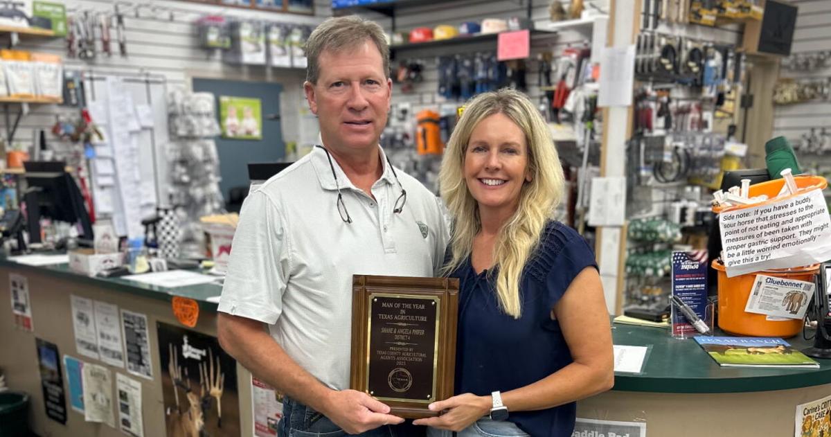 Paris residents Shane and Angela Phifer Named “Man of the Year” by Texas County Agricultural Agents Association | News Paris residents Shane and Angela Phifer Named “Man of the Year” by Texas County Agricultural Agents Association | News