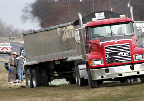 Semi Strikes, Kills Pedestrian | | Theparisnews.com