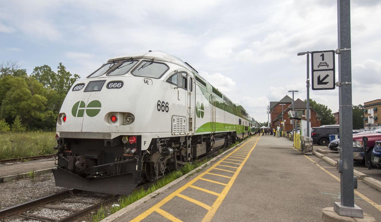 GO Transit adding Union to Niagara Falls trips for eclipse