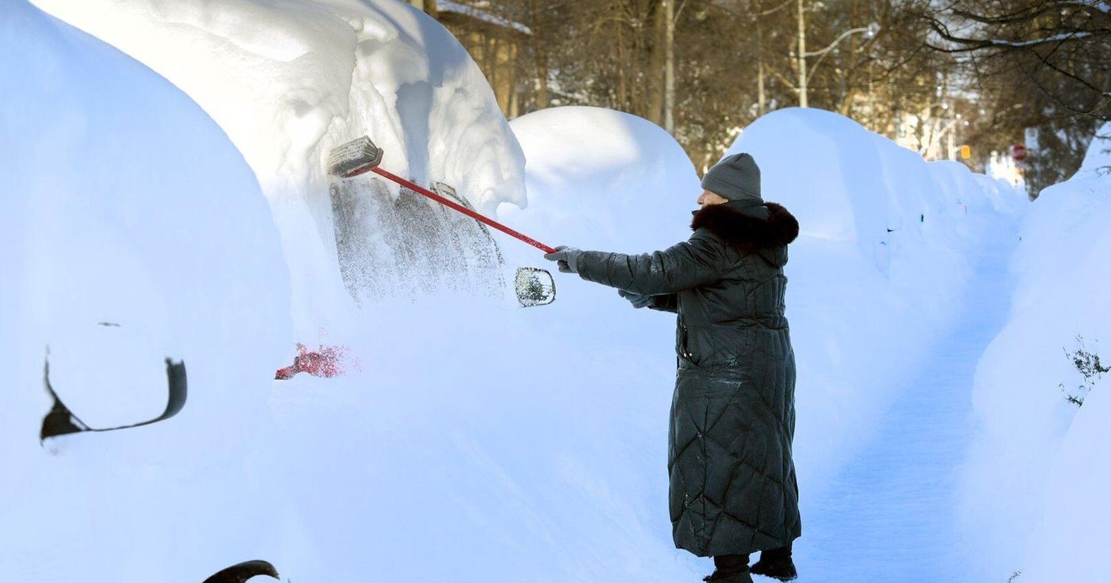 Sidewalk clearing after Toronto snowstorm needs to improve , city officials say