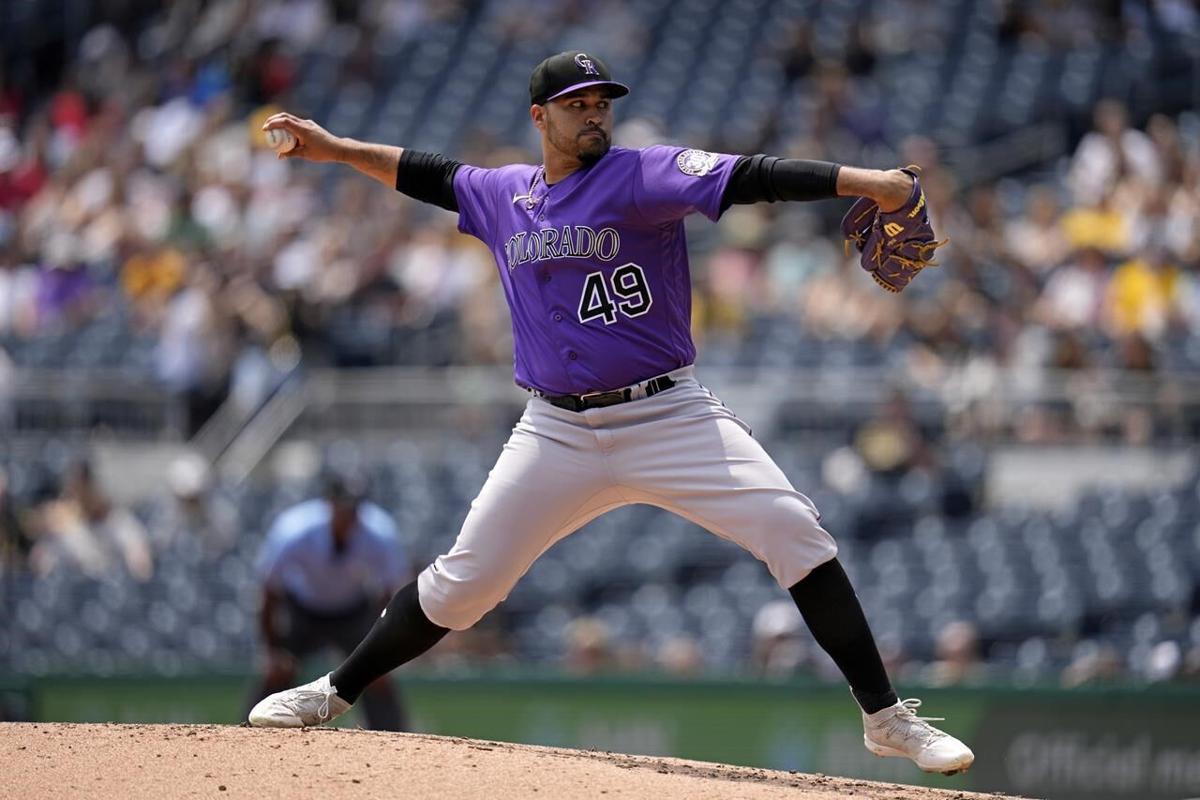 Rockies' Antonio Senzatela injured, pulled from Pirates game in 3rd inning