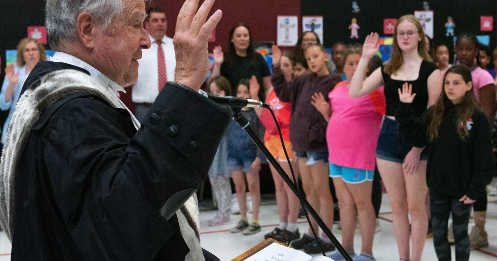 Students pledge allegiance to Canada during ceremony - Vimarsana News