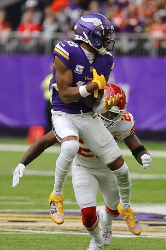 Justin Jefferson's 2 TDs, D.J. Wonnum's 51-yard fumble return lift Vikings  over Panthers 21-13, Sports