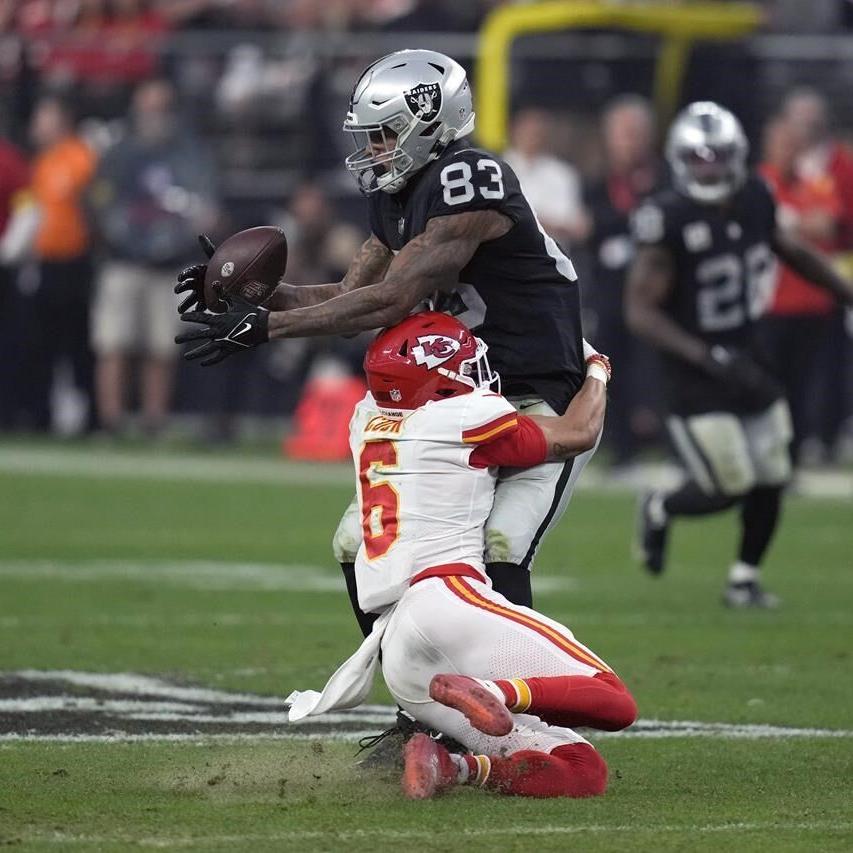 Patrick Mahomes, Chiefs break out 'Snow Globe' play in win over Raiders:  'The coaches let us have fun'