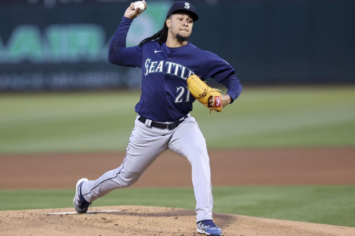 A comparison of the 2022 vs. 2001 Seattle Mariners playoff teams