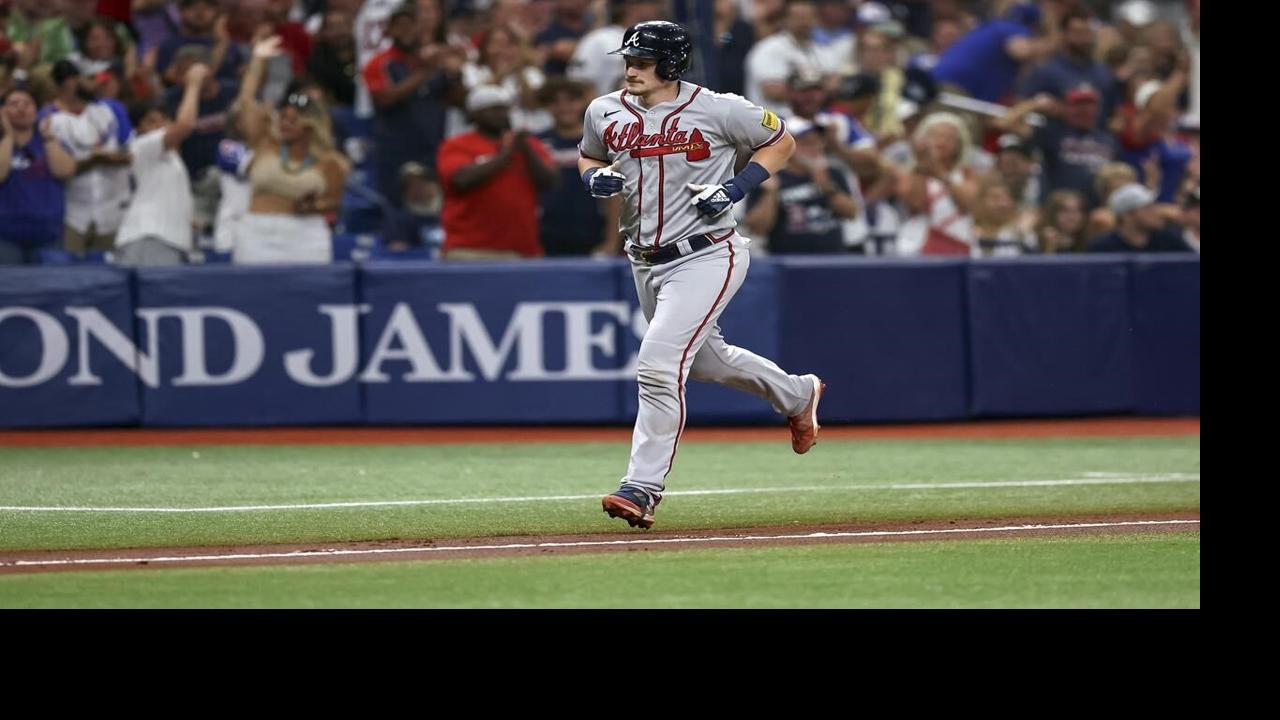 Braves rap 3 homers, 15 hits in beating Brewers