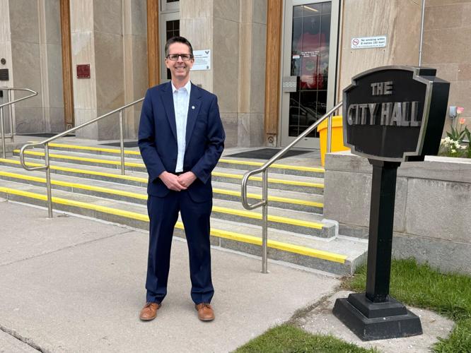2 more candidates step forward in Northcrest Ward