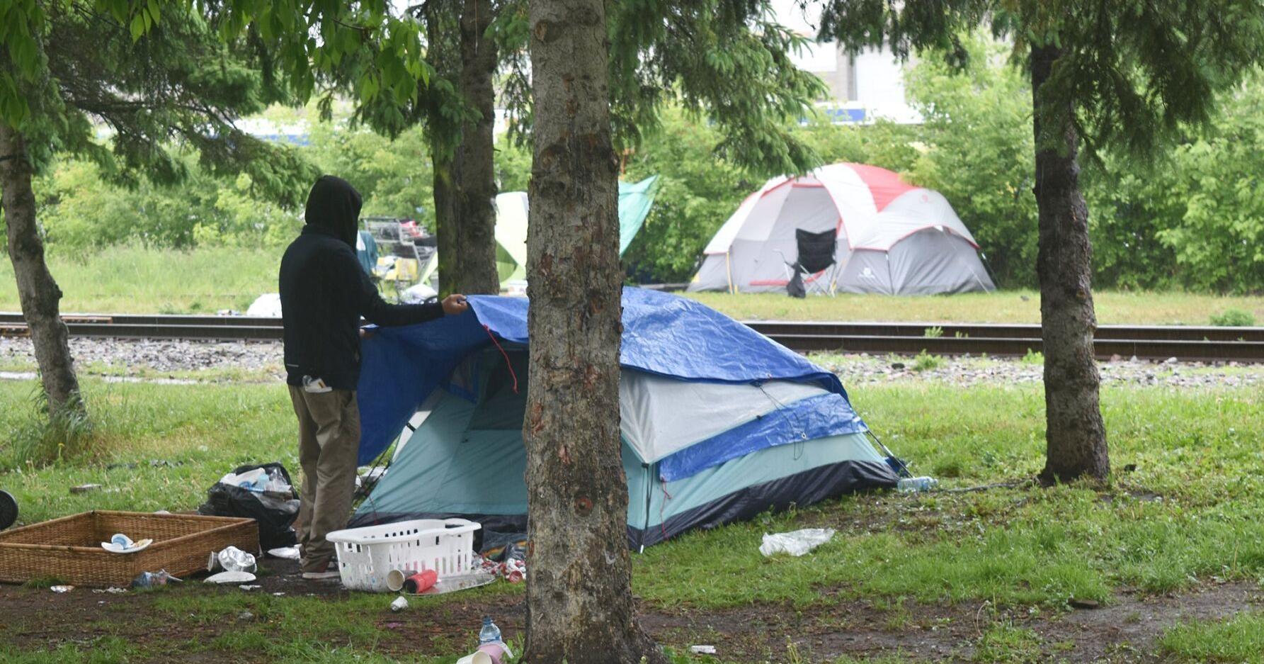 Tents once again pop up along CP rail line again - Vimarsana News