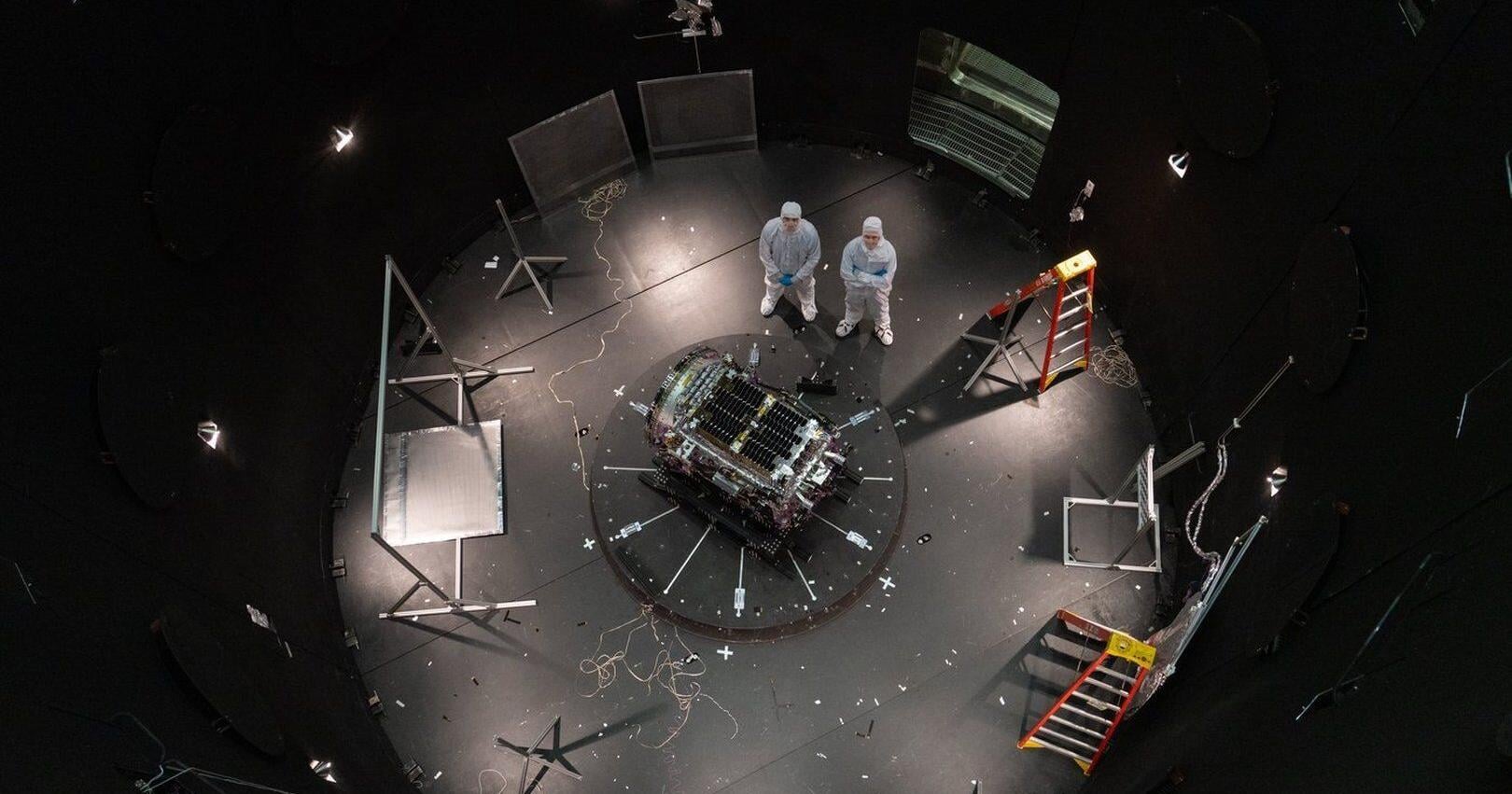 Private mission to rescue NASA aging telescope runs into its own trouble