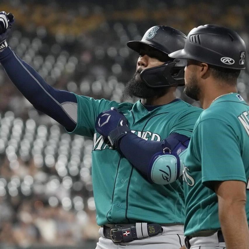 Cal Raleigh homers twice as Mariners stay hot and topple Red Sox 6